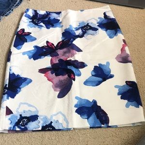 Floral painted size 8 banana republic pencil skirt